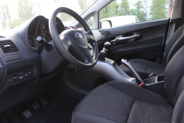 Toyota Auris, 2009 — изображение 7