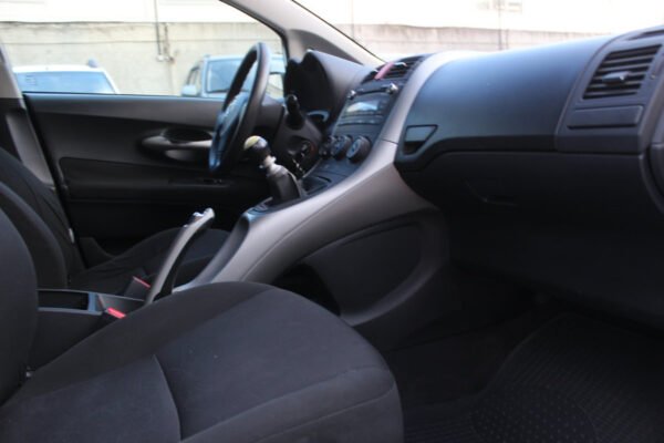 Toyota Auris, 2009 — изображение 9