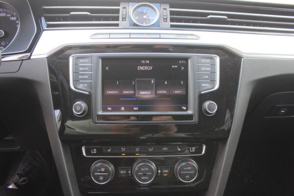 Volkswagen Passat, 2017 — изображение 11