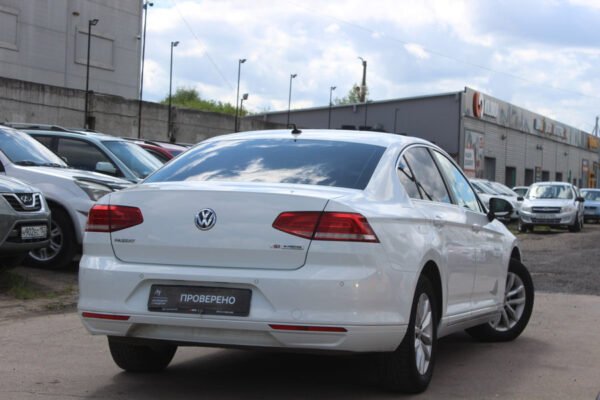 Volkswagen Passat, 2017 — изображение 13