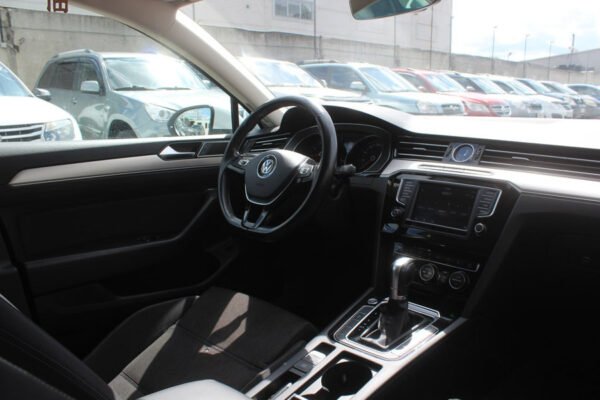 Volkswagen Passat, 2017 — изображение 17