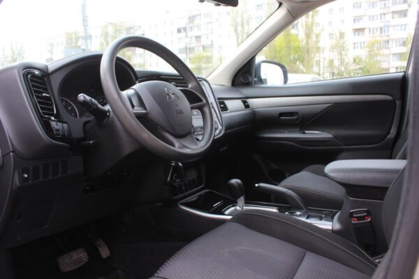 Mitsubishi Outlander, 2018 — изображение 2