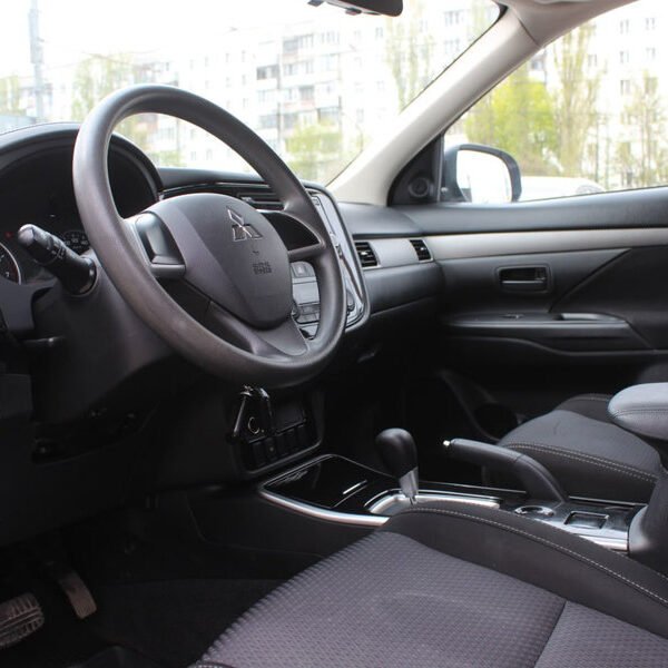 Mitsubishi Outlander, 2018