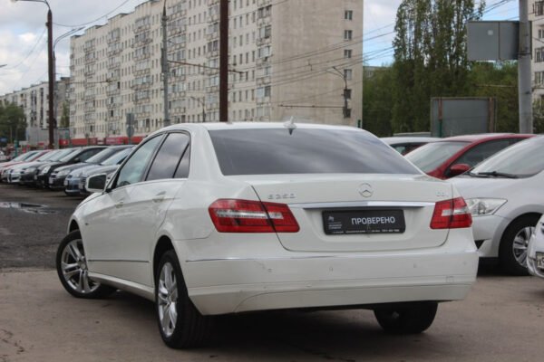 Mercedes-Benz E-класс, 2011 — изображение 20