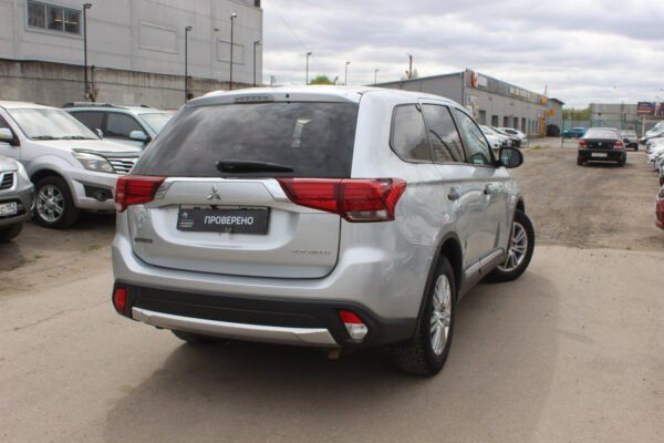 Mitsubishi Outlander, 2018 — изображение 5