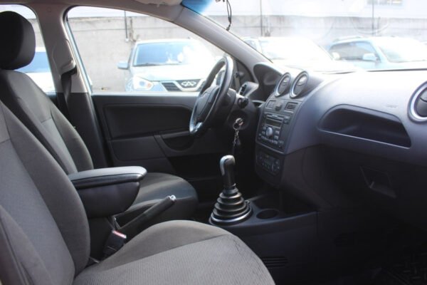 Ford Fiesta, 2006 — изображение 5