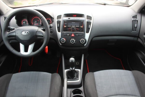 Kia Ceed, 2010 — изображение 5