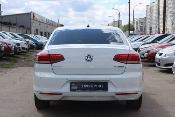 Volkswagen Passat, 2017 — изображение 8