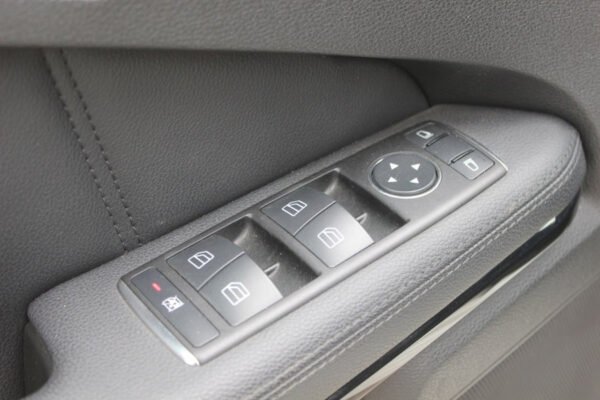 Mercedes-Benz E-класс, 2011 — изображение 9