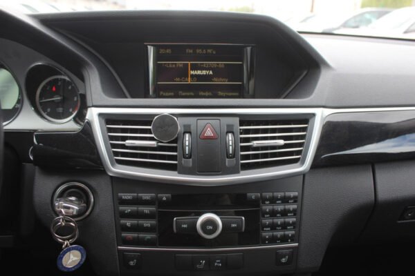 Mercedes-Benz E-класс, 2011 — изображение 10